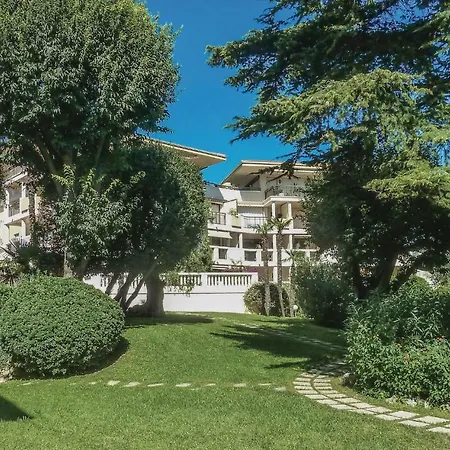 Two-bedroom In Апартаменты Канны