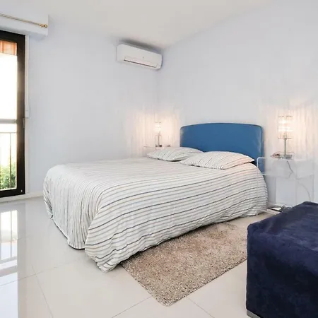 Апартаменты Two-bedroom In Канны